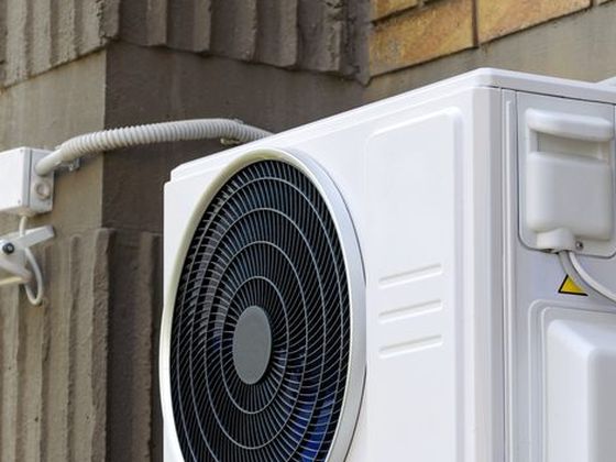 Pompe à chaleur installée en façade